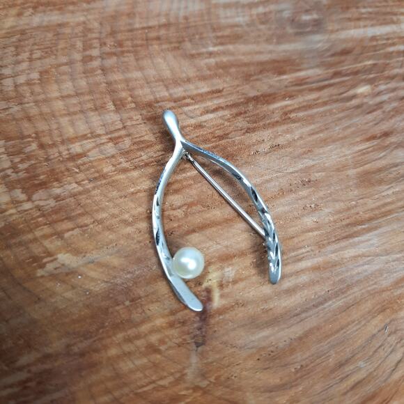 Vintage‎ Sterling Etched Lucky Wishbone Pin Brooch Silver - Picture 1 of 7